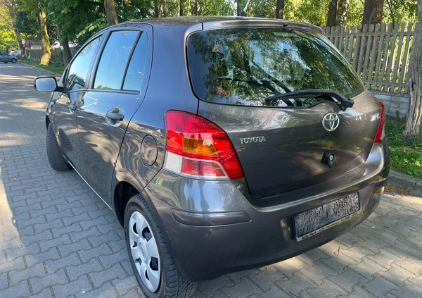 Toyota Yaris cena 19900 przebieg: 133000, rok produkcji 2009 z Pruszków małe 211